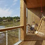Les Echasses Golf & Surf Eco Hotel