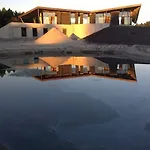 Les échasses Golf&surf Eco Hotel Saubion