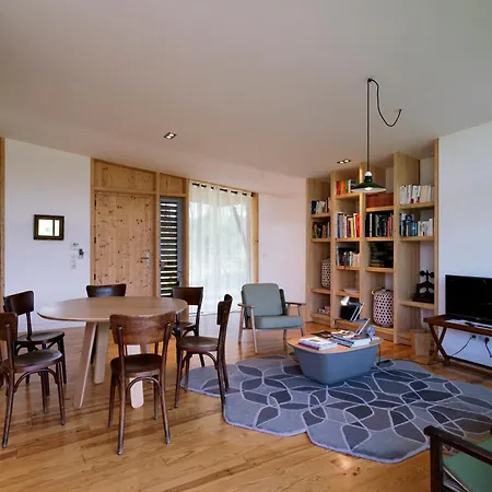 호텔 Les Echasses Golf & Surf Eco 4*