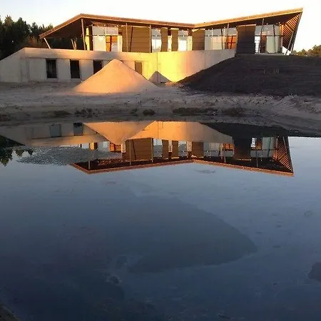 Les échasses Golf&surf Eco Hotel Saubion