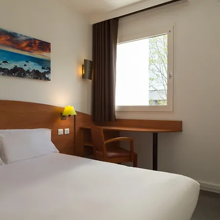 호텔 Les Echasses Golf & Surf Eco 4*