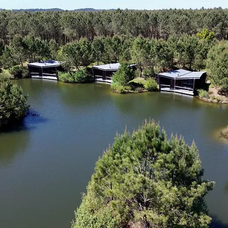 Les échasses Golf&surf Eco Hotel Saubion