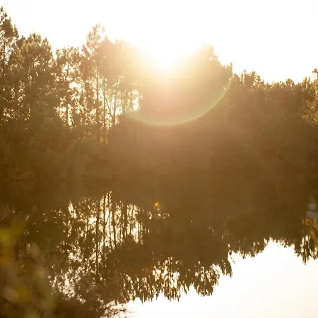 Les Echasses Golf & Surf Eco 호텔