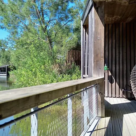 호텔 Les Echasses Golf & Surf Eco 4*