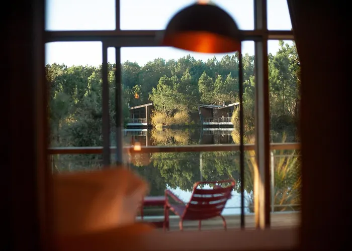 Les échasses Golf&surf Eco Hotel Saubion