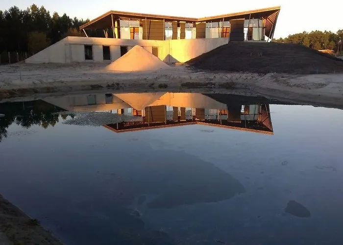 Les échasses Golf&surf Eco Hotel Saubion