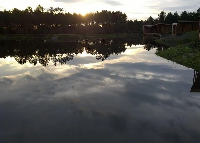 Les échasses Golf&surf Eco Hotel Saubion