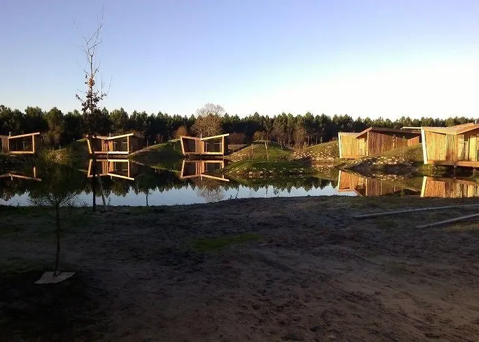 Les Echasses Golf & Surf Eco Hotel 4*