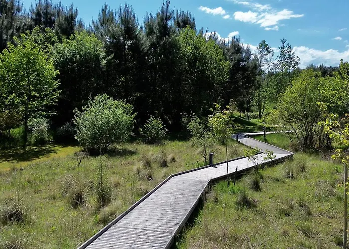 Les Echasses Golf & Surf Eco Hotel 4*